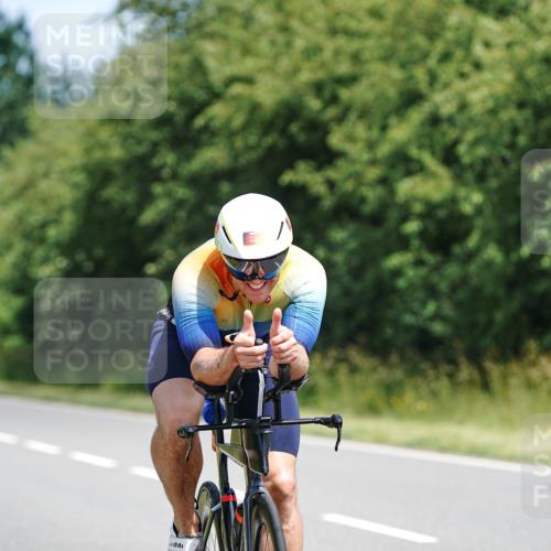 21.06.2026 - Viking Triathlon Michael Burmester http://msf.ph/oto/9870637 21.06.2026 12:35:34 Radfahren 14, 37, 153, 153, 245, 335, 377, 486, 511, 521, 562 meine-sportfotos.de
