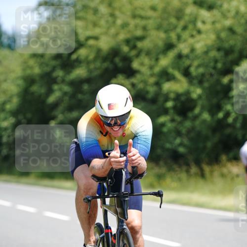 21.06.2026 - Viking Triathlon Michael Burmester http://msf.ph/oto/9870642 21.06.2026 12:35:34 Radfahren 14, 37, 153, 153, 245, 335, 377, 486, 511, 521, 562 meine-sportfotos.de
