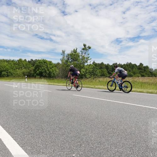 21.06.2026 - Viking Triathlon Michael Burmester http://msf.ph/oto/9870649 21.06.2026 12:12:40 Radfahren 28, 34, 45, 49, 125, 150, 168, 188, 301, 303, 327, 340, 360, 485, 491, 513, 553, 566, 578, 601, 663 meine-sportfotos.de