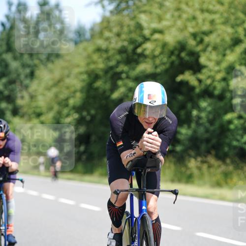 21.06.2026 - Viking Triathlon Michael Burmester http://msf.ph/oto/9870662 21.06.2026 12:35:40 Radfahren 14, 37, 153, 153, 245, 335, 449, 486, 511, 521, 562 meine-sportfotos.de