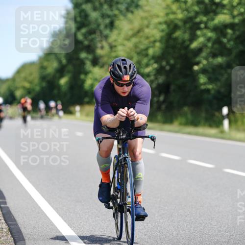 21.06.2026 - Viking Triathlon Michael Burmester http://msf.ph/oto/9870668 21.06.2026 12:35:40 Radfahren 14, 37, 153, 153, 245, 335, 449, 486, 511, 521, 562 meine-sportfotos.de