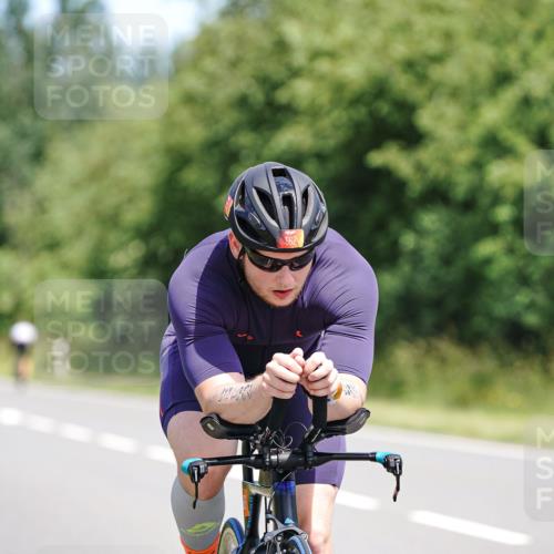 21.06.2026 - Viking Triathlon Michael Burmester http://msf.ph/oto/9870674 21.06.2026 12:35:41 Radfahren 14, 37, 153, 153, 245, 335, 449, 486, 511, 521, 562 meine-sportfotos.de