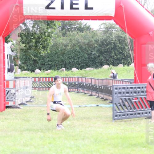 21.06.2026 - 29. Vierlanden-Triathlon Andreas Tolksdorf http://msf.ph/oto/9870679 21.06.2026 10:52:15 Ziel  meine-sportfotos.de