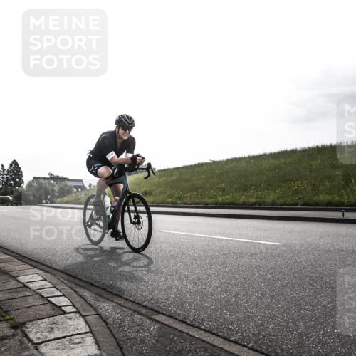 21.06.2026 - 29. Vierlanden-Triathlon H.Heesch http://msf.ph/oto/9870695 21.06.2026 09:15:49 Radfahren 62, 177 meine-sportfotos.de
