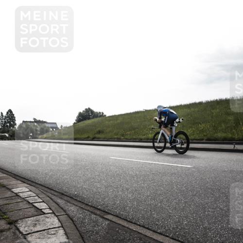 21.06.2026 - 29. Vierlanden-Triathlon H.Heesch http://msf.ph/oto/9870709 21.06.2026 09:16:05 Radfahren  meine-sportfotos.de