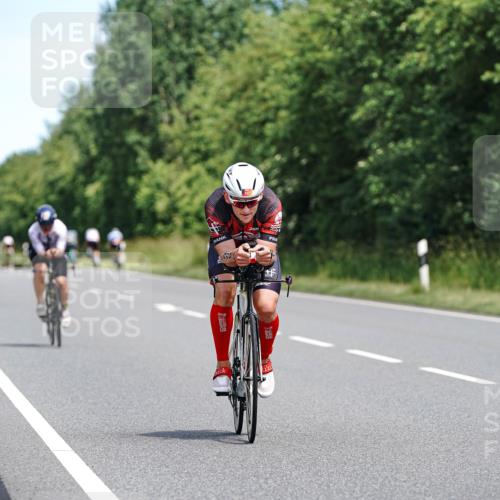 21.06.2026 - Viking Triathlon Michael Burmester http://msf.ph/oto/9870723 21.06.2026 12:36:01 Radfahren 22, 37, 37, 106, 354, 363, 427, 449, 458, 539, 637, 667 meine-sportfotos.de