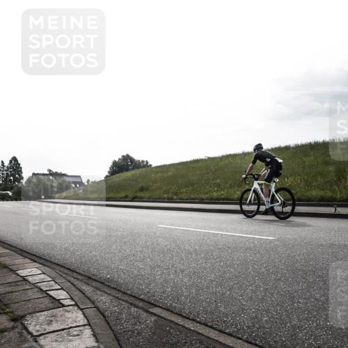 21.06.2026 - 29. Vierlanden-Triathlon H.Heesch http://msf.ph/oto/9870725 21.06.2026 09:16:24 Radfahren  meine-sportfotos.de
