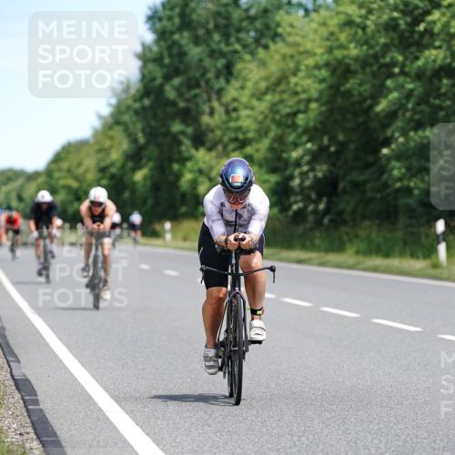 21.06.2026 - Viking Triathlon Michael Burmester http://msf.ph/oto/9870733 21.06.2026 12:36:04 Radfahren 22, 37, 106, 354, 363, 427, 449, 458, 539, 637, 667 meine-sportfotos.de