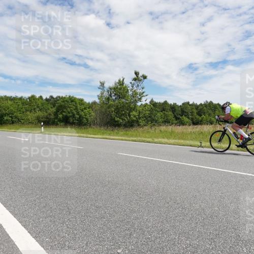 21.06.2026 - Viking Triathlon Michael Burmester http://msf.ph/oto/9870737 21.06.2026 12:13:27 Radfahren 1, 4, 18, 18, 33, 70, 92, 107, 117, 131, 151, 156, 175, 207, 296, 414, 486, 487, 506, 559, 574, 637 meine-sportfotos.de