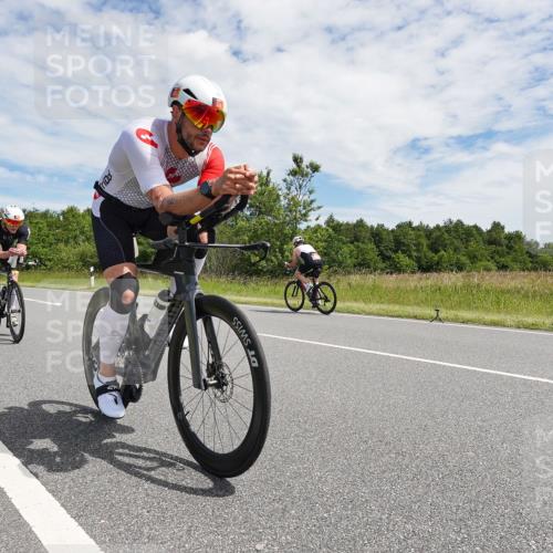21.06.2026 - Viking Triathlon Michael Burmester http://msf.ph/oto/9870750 21.06.2026 12:13:28 Radfahren 1, 4, 18, 18, 33, 70, 92, 107, 117, 151, 156, 175, 207, 296, 414, 486, 487, 506, 559, 574, 637 meine-sportfotos.de