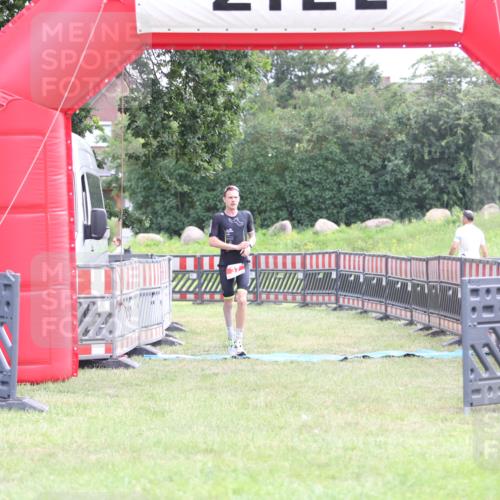 21.06.2026 - 29. Vierlanden-Triathlon Andreas Tolksdorf http://msf.ph/oto/9870763 21.06.2026 10:53:10 Ziel 37, 37 meine-sportfotos.de