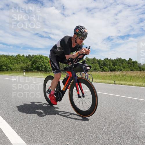 21.06.2026 - Viking Triathlon Michael Burmester http://msf.ph/oto/9870783 21.06.2026 12:13:40 Radfahren 18, 33, 70, 156, 254, 393, 414, 482, 489 meine-sportfotos.de