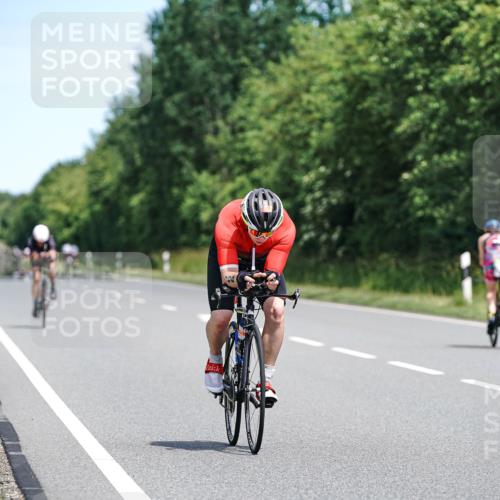 21.06.2026 - Viking Triathlon Michael Burmester http://msf.ph/oto/9870789 21.06.2026 12:36:12 Radfahren 22, 22, 37, 106, 354, 363, 427, 458, 539, 637, 667 meine-sportfotos.de