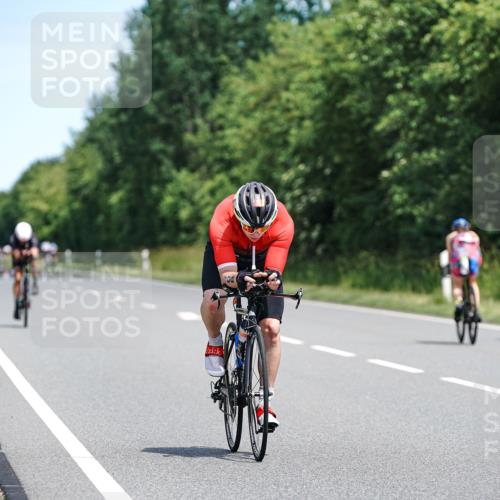 21.06.2026 - Viking Triathlon Michael Burmester http://msf.ph/oto/9870797 21.06.2026 12:36:13 Radfahren 22, 22, 70, 106, 354, 363, 427, 458, 539, 637, 667 meine-sportfotos.de