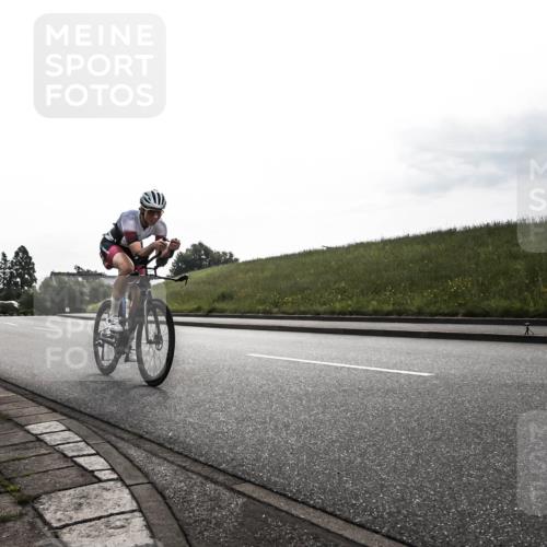 21.06.2026 - 29. Vierlanden-Triathlon H.Heesch http://msf.ph/oto/9870804 21.06.2026 09:17:55 Radfahren 106, 226 meine-sportfotos.de