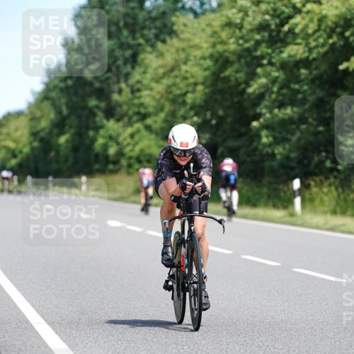 21.06.2026 - Viking Triathlon Michael Burmester http://msf.ph/oto/9870812 21.06.2026 12:36:16 Radfahren 22, 22, 70, 106, 333, 354, 363, 458, 539, 637 meine-sportfotos.de