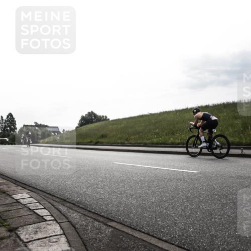 21.06.2026 - 29. Vierlanden-Triathlon H.Heesch http://msf.ph/oto/9870814 21.06.2026 09:17:57 Radfahren 226 meine-sportfotos.de