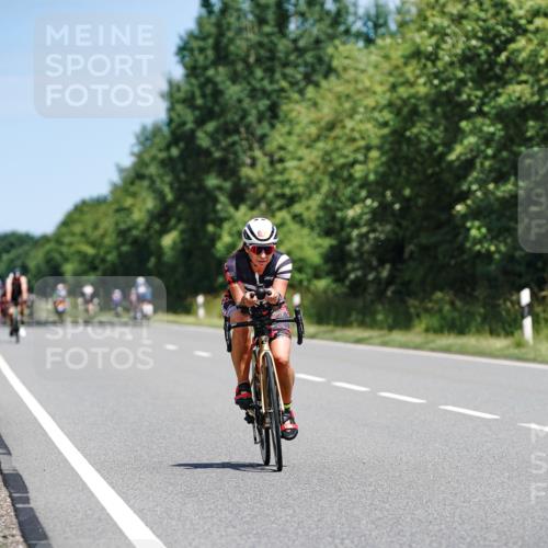 21.06.2026 - Viking Triathlon Michael Burmester http://msf.ph/oto/9870858 21.06.2026 12:37:14 Radfahren 60, 77, 141, 300, 409, 448, 519, 519 meine-sportfotos.de