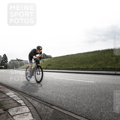 21.06.2026 - 29. Vierlanden-Triathlon H.Heesch http://msf.ph/oto/9870863 21.06.2026 09:18:44 Radfahren 63, 76, 293 meine-sportfotos.de