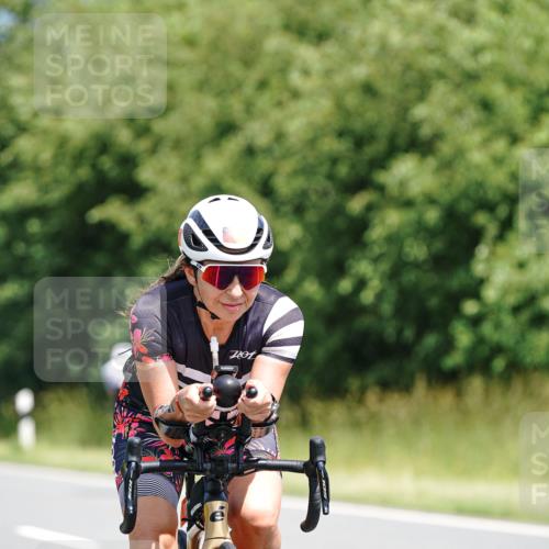 21.06.2026 - Viking Triathlon Michael Burmester http://msf.ph/oto/9870868 21.06.2026 12:37:16 Radfahren 77, 141, 300, 409, 448, 471, 519, 519 meine-sportfotos.de