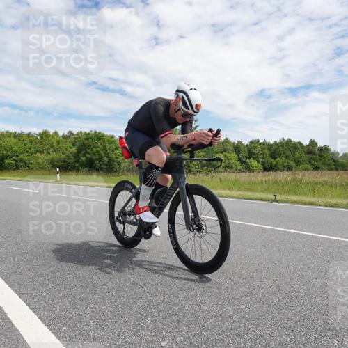 21.06.2026 - Viking Triathlon Michael Burmester http://msf.ph/oto/9870870 21.06.2026 12:14:13 Radfahren 61, 93, 564 meine-sportfotos.de