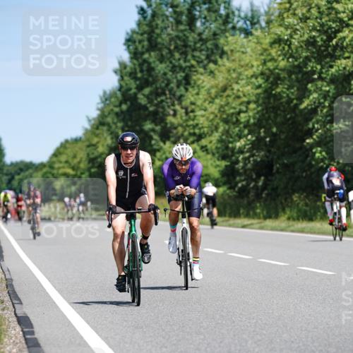 21.06.2026 - Viking Triathlon Michael Burmester http://msf.ph/oto/9870879 21.06.2026 12:37:21 Radfahren 77, 141, 244, 298, 300, 409, 448, 471, 519, 519 meine-sportfotos.de
