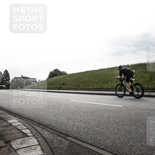 21.06.2026 - 29. Vierlanden-Triathlon H.Heesch http://msf.ph/oto/9870880 21.06.2026 09:18:57 Radfahren 56, 221, 1355 meine-sportfotos.de