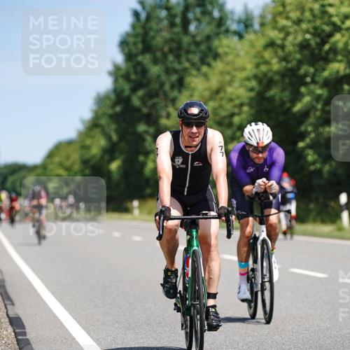 21.06.2026 - Viking Triathlon Michael Burmester http://msf.ph/oto/9870882 21.06.2026 12:37:22 Radfahren 77, 141, 244, 298, 300, 409, 448, 471, 519, 519 meine-sportfotos.de