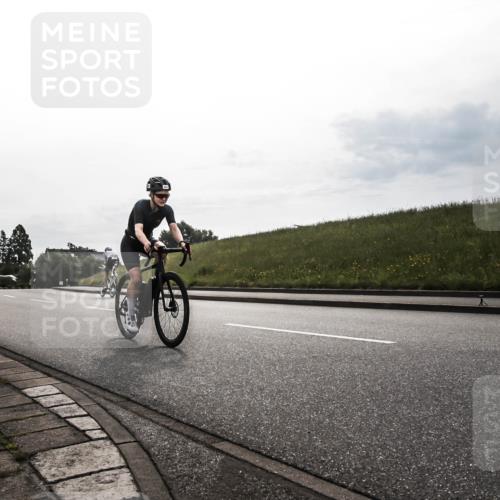 21.06.2026 - 29. Vierlanden-Triathlon H.Heesch http://msf.ph/oto/9870891 21.06.2026 09:19:01 Radfahren 56, 107, 221 meine-sportfotos.de
