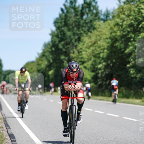 21.06.2026 - Viking Triathlon Michael Burmester http://msf.ph/oto/9870911 21.06.2026 12:37:34 Radfahren 138, 141, 229, 244, 244, 298, 300, 409, 448, 471, 519, 520 meine-sportfotos.de