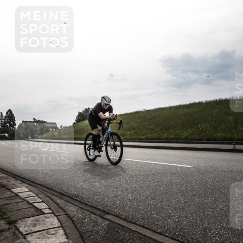 21.06.2026 - 29. Vierlanden-Triathlon H.Heesch http://msf.ph/oto/9870913 21.06.2026 09:19:12 Radfahren 79, 268, 278 meine-sportfotos.de