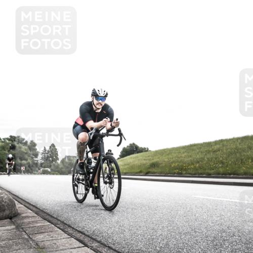 21.06.2026 - 29. Vierlanden-Triathlon H.Heesch http://msf.ph/oto/9870942 21.06.2026 10:32:36 Radfahren 93, 217, 287, 299, 302 meine-sportfotos.de