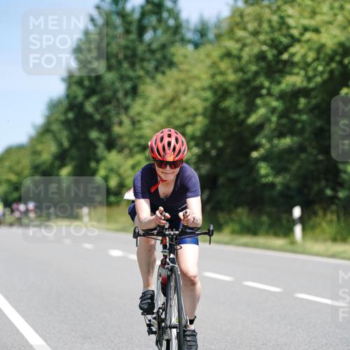 21.06.2026 - Viking Triathlon Michael Burmester http://msf.ph/oto/9870952 21.06.2026 12:37:50 Radfahren 138, 185, 229, 244, 378, 413, 506, 520, 550, 557 meine-sportfotos.de