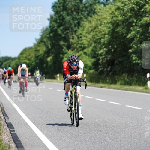 21.06.2026 - Viking Triathlon Michael Burmester http://msf.ph/oto/9870971 21.06.2026 12:37:54 Radfahren 138, 185, 244, 378, 413, 506, 520, 550, 557 meine-sportfotos.de