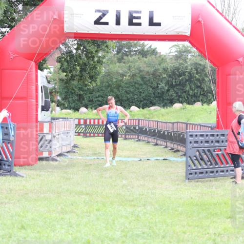 21.06.2026 - 29. Vierlanden-Triathlon Andreas Tolksdorf http://msf.ph/oto/9870982 21.06.2026 10:54:16 Ziel  meine-sportfotos.de