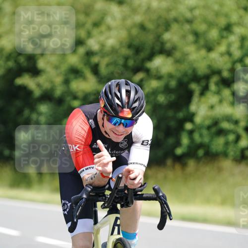 21.06.2026 - Viking Triathlon Michael Burmester http://msf.ph/oto/9870984 21.06.2026 12:37:56 Radfahren 138, 185, 203, 244, 378, 413, 461, 506, 520, 550, 557 meine-sportfotos.de