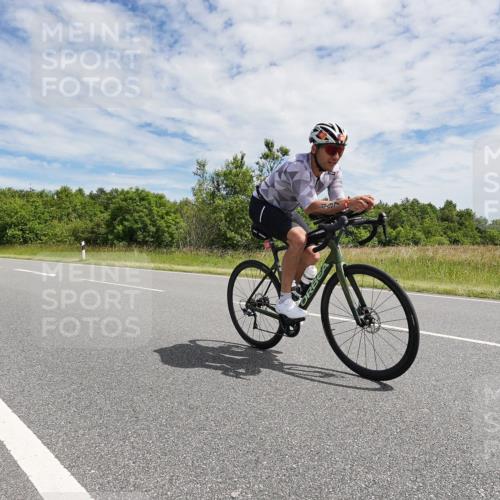 21.06.2026 - Viking Triathlon Michael Burmester http://msf.ph/oto/9870998 21.06.2026 12:15:24 Radfahren 59, 69, 85, 88, 135, 152, 274, 297, 403, 430, 497, 614, 614 meine-sportfotos.de