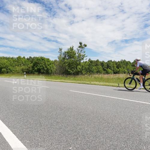 21.06.2026 - Viking Triathlon Michael Burmester http://msf.ph/oto/9871029 21.06.2026 12:15:50 Radfahren 21, 184, 221, 334, 389, 394, 551, 590 meine-sportfotos.de
