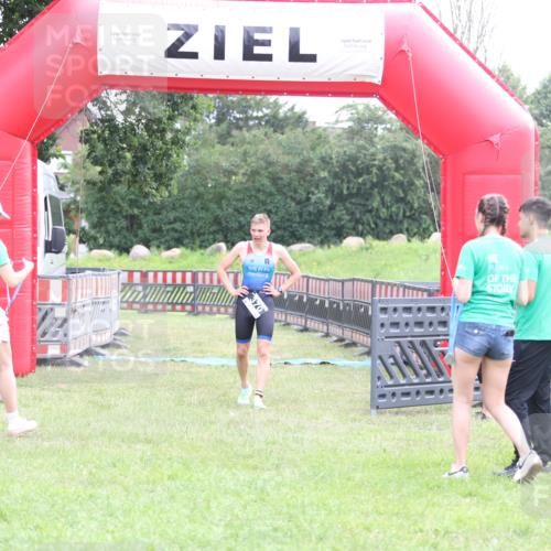 21.06.2026 - 29. Vierlanden-Triathlon Andreas Tolksdorf http://msf.ph/oto/9871044 21.06.2026 10:54:19 Ziel  meine-sportfotos.de