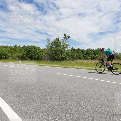 21.06.2026 - Viking Triathlon Michael Burmester http://msf.ph/oto/9871075 21.06.2026 12:16:16 Radfahren 22, 153, 178, 184, 195, 264, 309, 333, 347, 377, 405, 405, 511, 521, 538, 603, 651 meine-sportfotos.de