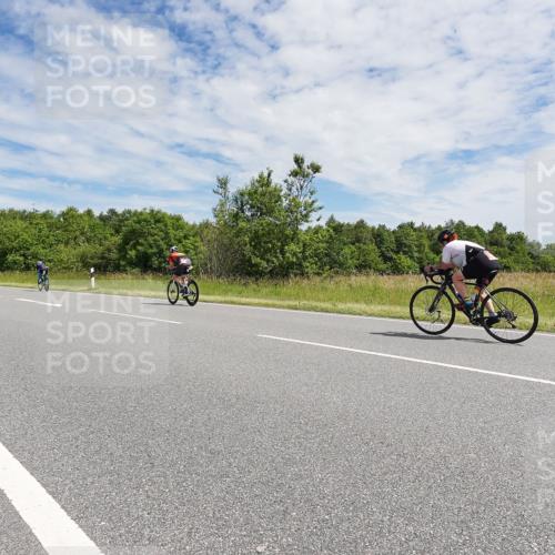 21.06.2026 - Viking Triathlon Michael Burmester http://msf.ph/oto/9871148 21.06.2026 12:16:52 Radfahren 47, 193, 229, 242, 278, 300, 311, 311, 453, 466, 479, 524, 536, 537 meine-sportfotos.de