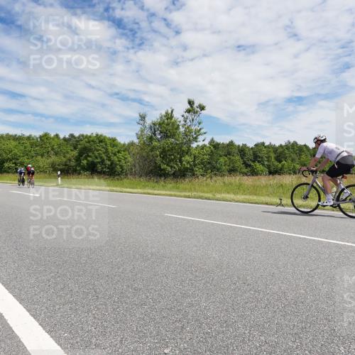 21.06.2026 - Viking Triathlon Michael Burmester http://msf.ph/oto/9871198 21.06.2026 12:17:08 Radfahren 47, 81, 81, 193, 300, 311, 415, 424, 536 meine-sportfotos.de