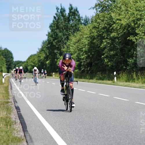 21.06.2026 - Viking Triathlon Michael Burmester http://msf.ph/oto/9871249 21.06.2026 12:39:47 Radfahren 80, 174, 231, 242, 328, 512, 524, 543 meine-sportfotos.de