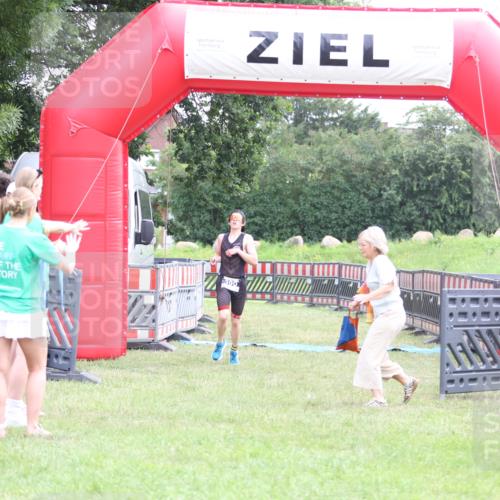 21.06.2026 - 29. Vierlanden-Triathlon Andreas Tolksdorf http://msf.ph/oto/9871270 21.06.2026 10:55:26 Ziel  meine-sportfotos.de