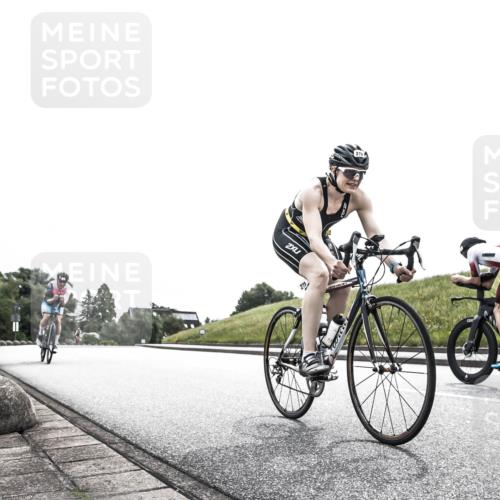 21.06.2026 - 29. Vierlanden-Triathlon H.Heesch http://msf.ph/oto/9871369 21.06.2026 10:36:02 Radfahren 10, 25, 26, 34, 88, 104, 186, 243, 278 meine-sportfotos.de