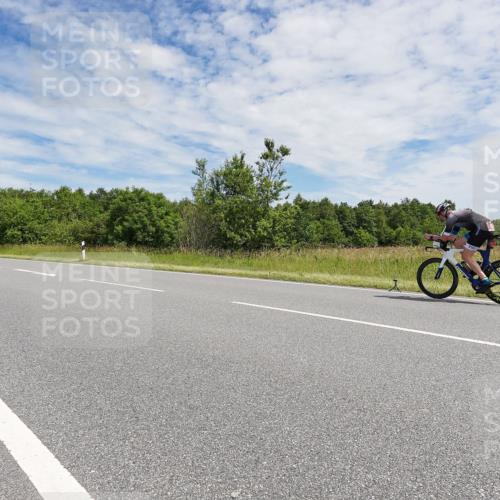 21.06.2026 - Viking Triathlon Michael Burmester http://msf.ph/oto/9871370 21.06.2026 12:18:31 Radfahren 5, 25, 43, 82, 391, 520, 547, 575, 623, 633 meine-sportfotos.de