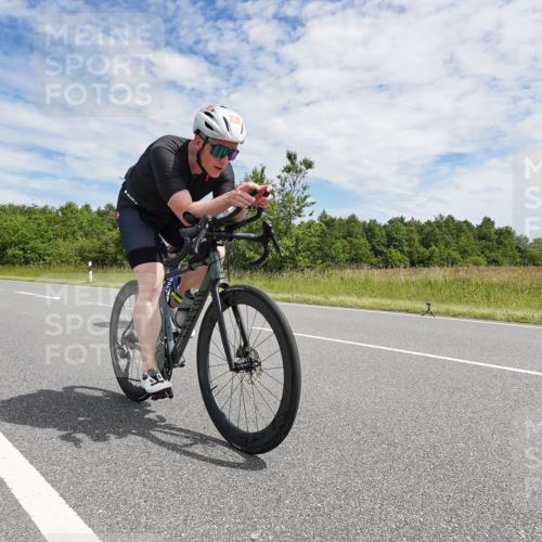 21.06.2026 - Viking Triathlon Michael Burmester http://msf.ph/oto/9871398 21.06.2026 12:18:57 Radfahren 31, 52, 170, 217, 233, 323, 325, 371, 452, 496, 516 meine-sportfotos.de