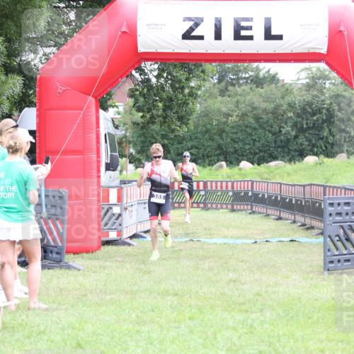 21.06.2026 - 29. Vierlanden-Triathlon Andreas Tolksdorf http://msf.ph/oto/9871459 21.06.2026 10:55:40 Ziel  meine-sportfotos.de