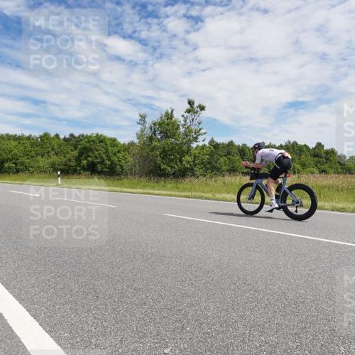 21.06.2026 - Viking Triathlon Michael Burmester http://msf.ph/oto/9871466 21.06.2026 12:19:25 Radfahren 30, 39, 171, 209, 425, 443, 472, 648, 648, 656, 662 meine-sportfotos.de