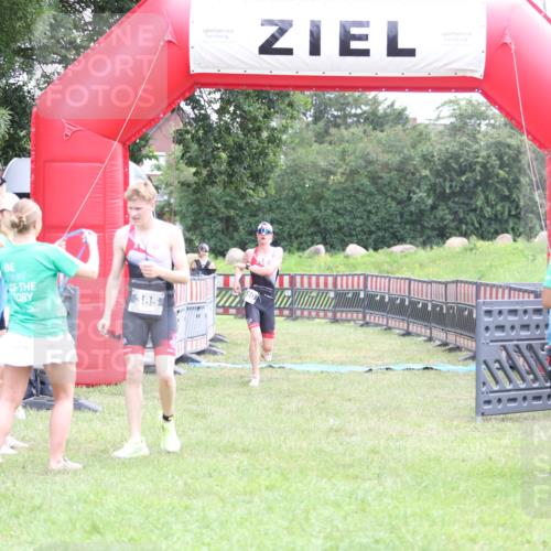 21.06.2026 - 29. Vierlanden-Triathlon Andreas Tolksdorf http://msf.ph/oto/9871527 21.06.2026 10:55:43 Ziel 339, 339 meine-sportfotos.de